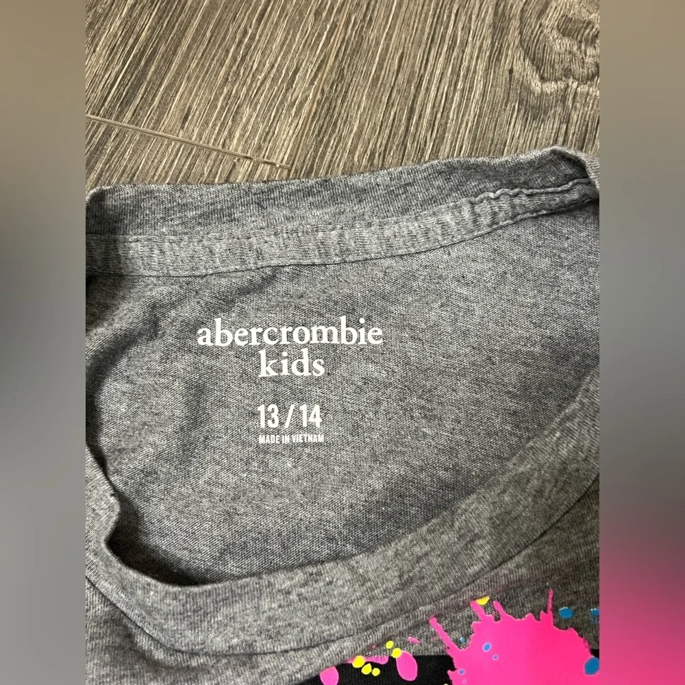 Abercrombie Kids Paint Splatter Tee & Sweatpants Bundle - Picture 4 of 6